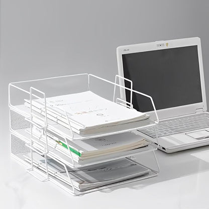 Organisateur de bureau blanc avec pc a coté