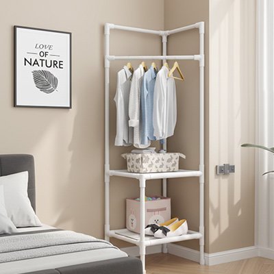 Porte vetement avec boite de rangement et chaussures par dessus